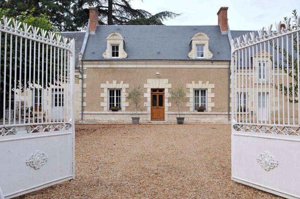 Chambres Et Tables D'Hotes Le Voriou Couddes Екстер'єр фото